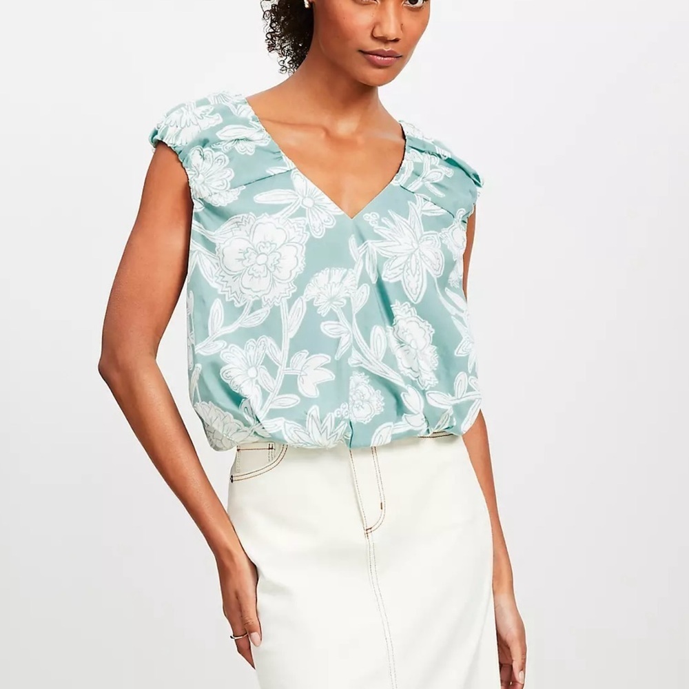 LOFT Floral V-Neck Bubble Hem Top Size Large